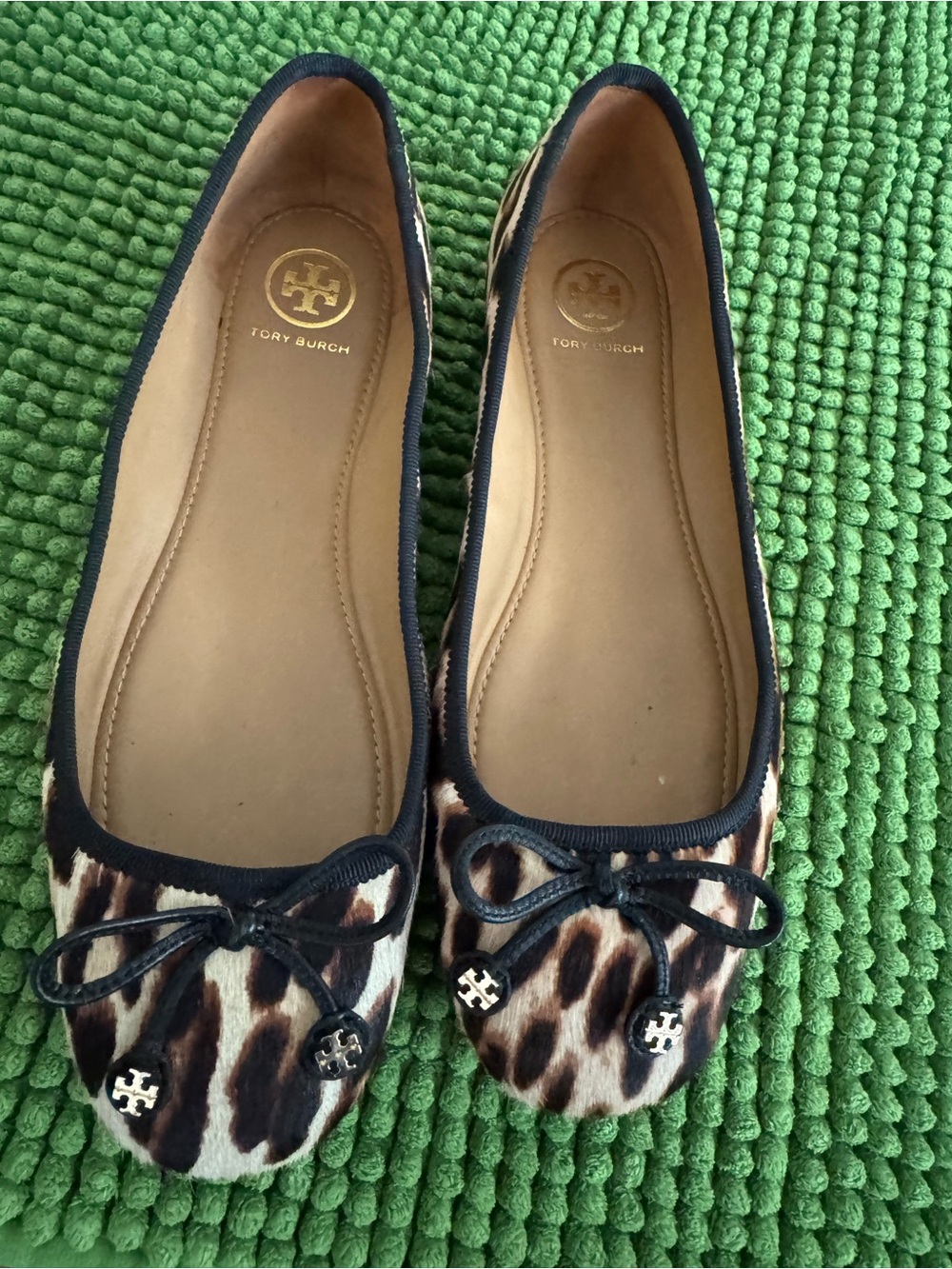 Tory Burch Leopard-Print Bow Ballet Flats in Brown and Black. Laila #50942
